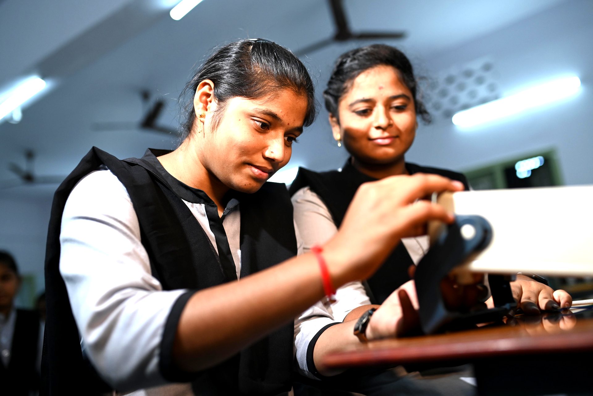 Diploma in Electronics & Communication Engineering students and facilities